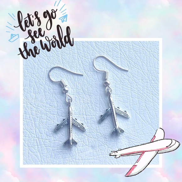 NWT ✈️ AIRPLANE ✈️ silver earrings - Picture 1 of 2